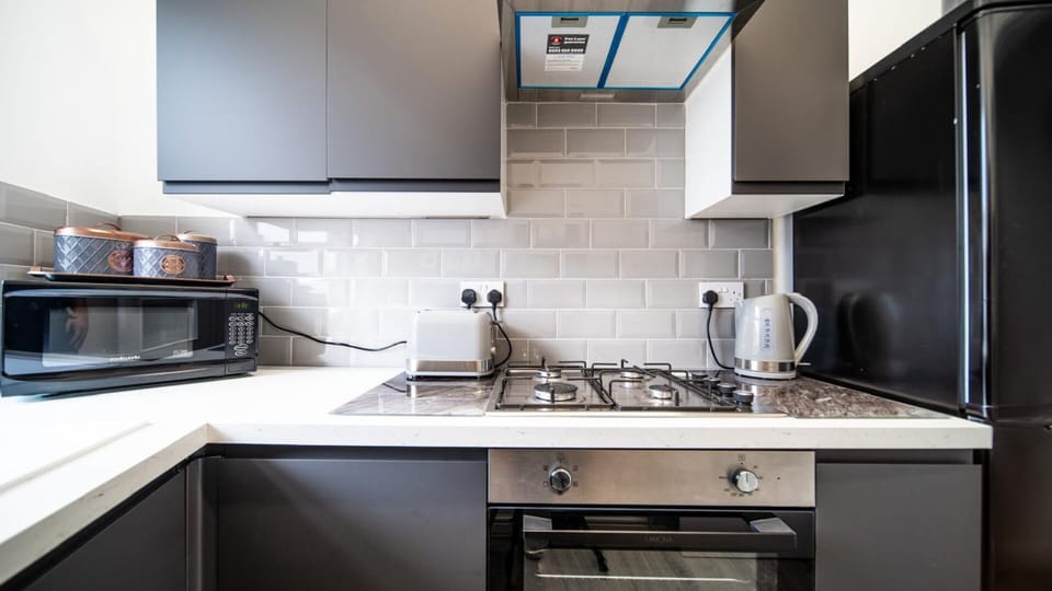 Kitchen (2)