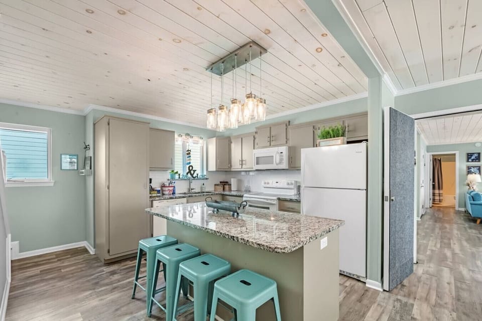 Kitchen/Breakfast Area