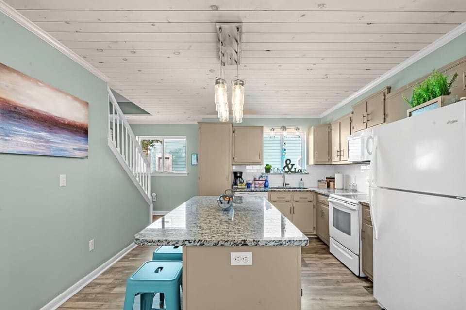 Kitchen/Breakfast Area