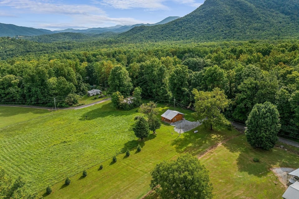 Outdoors, Nature, Architecture, Building, Countryside