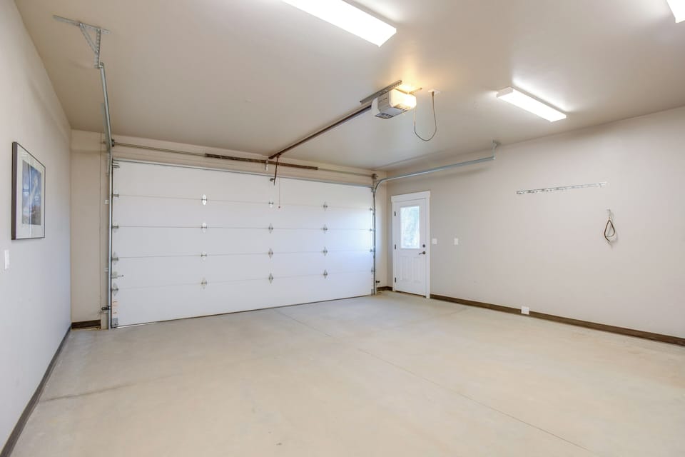 Parking | Heated Garage (2 Vehicles)