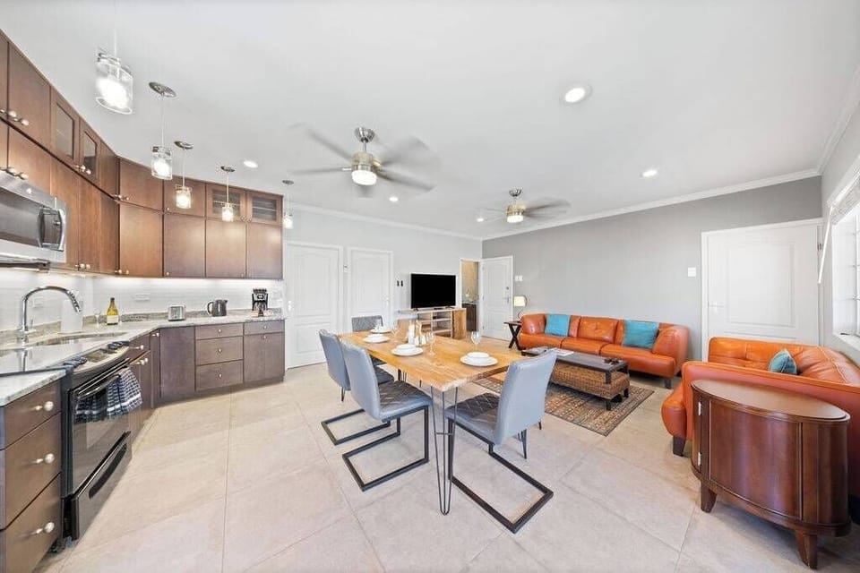 Landslake F3 · New 2BR 1BA condo with Pool (261)