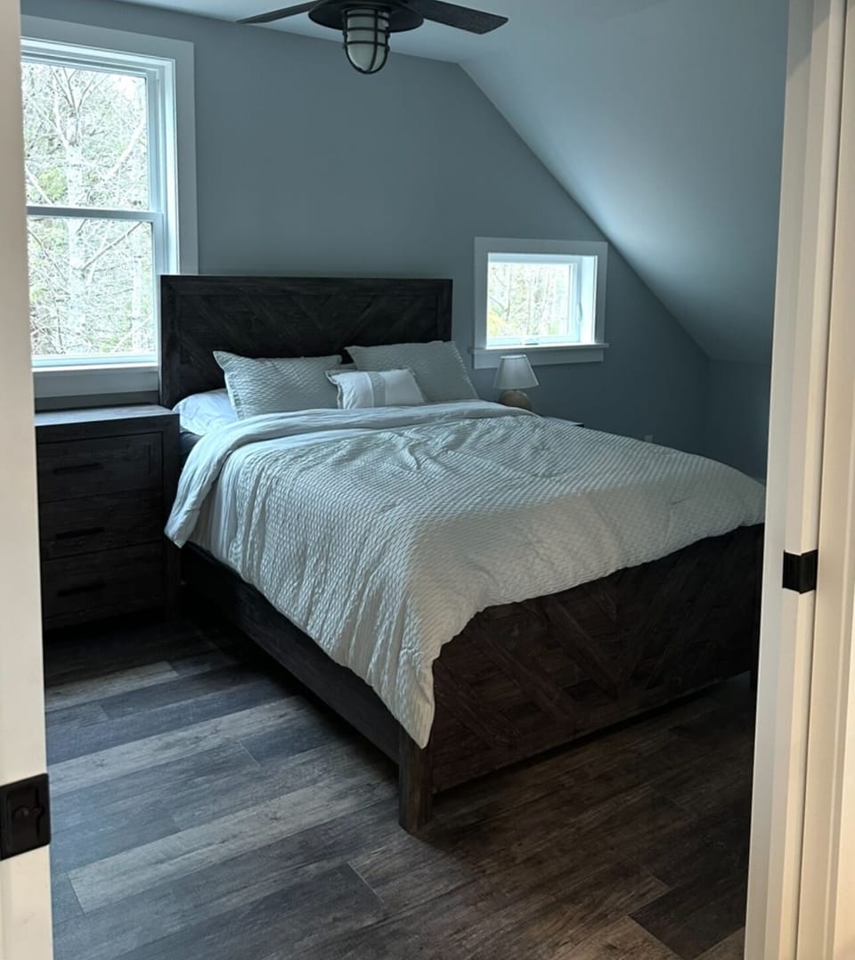 Queen size bed