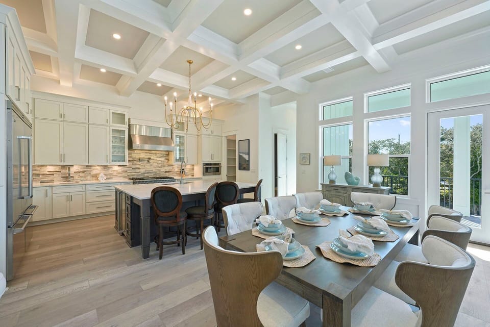 The Derby at the Beach - Santa Rosa Beach - Dining Room & Kitchen