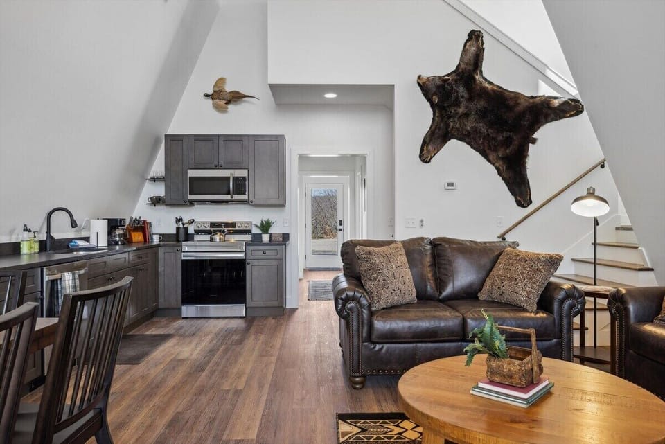 House 6 - Open concept living room, kitchen and dining