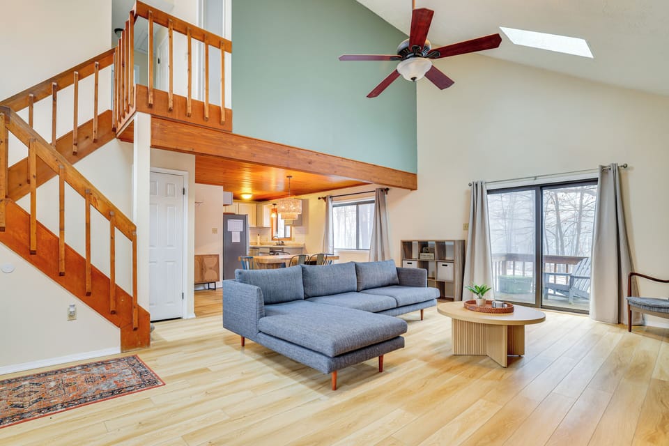 Living Room | Smart TV | Free WiFi | 1st Floor