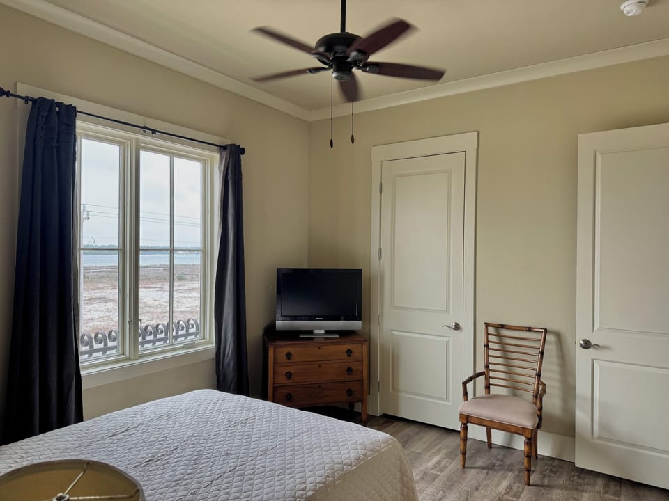 2nd Floor North Facing