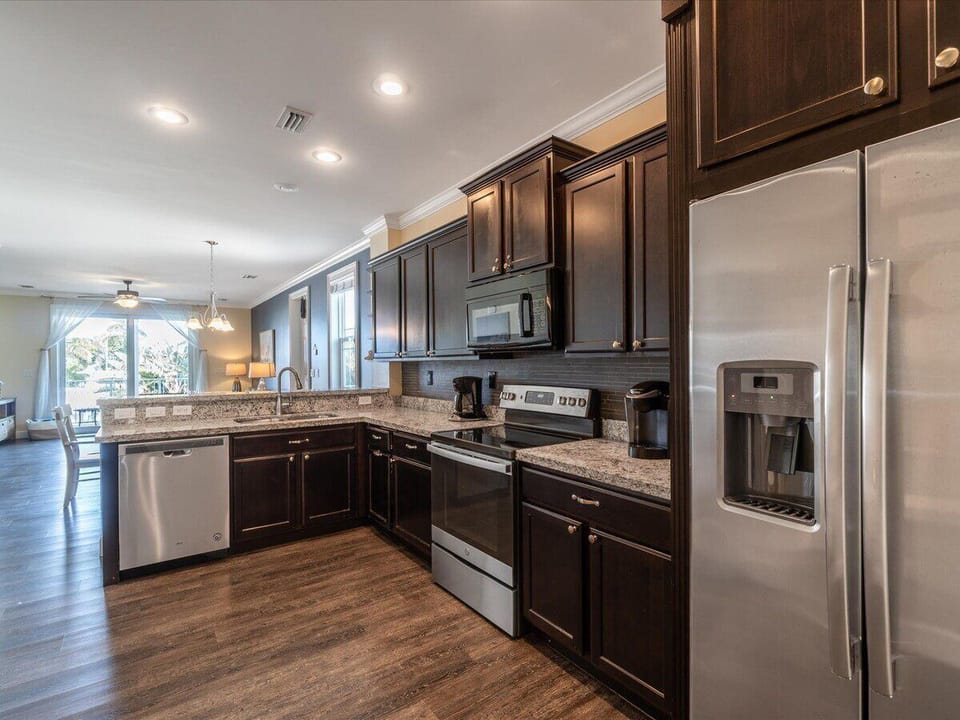 Fully stocked kitchen.