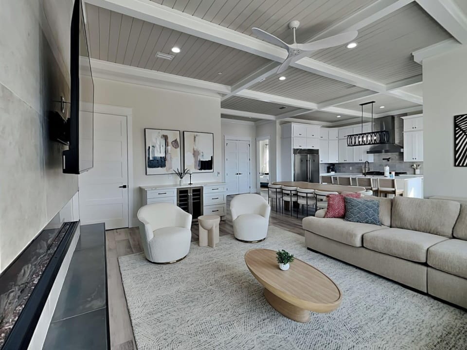 Second Floor, Living Area