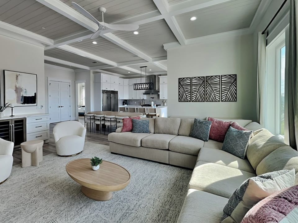Second Floor, Living Area