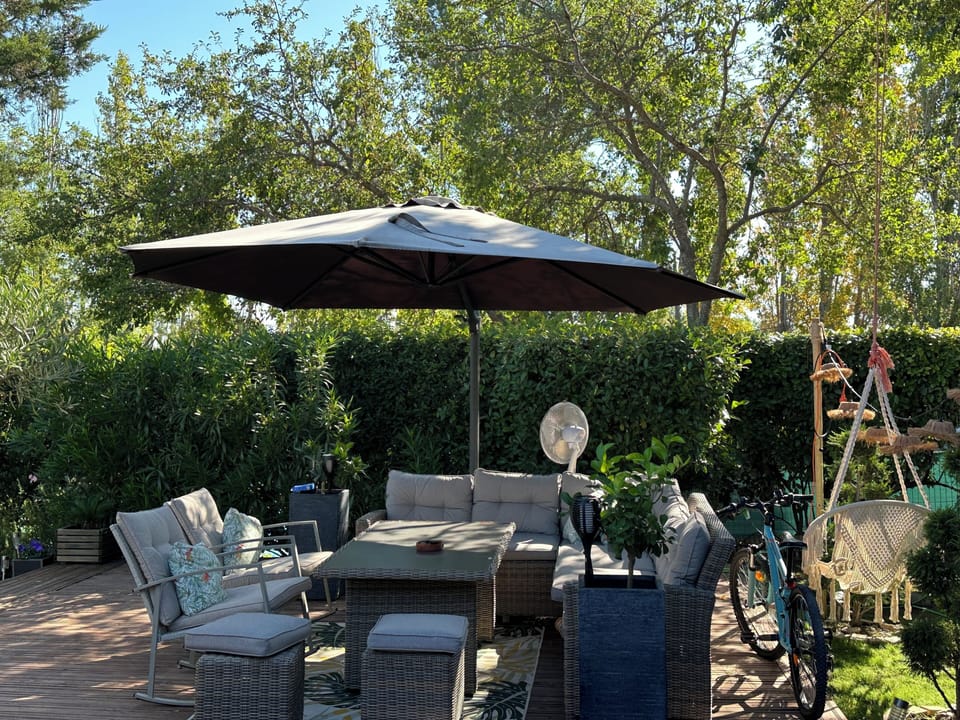 A place to eat and chill in the garden - with the view of the Sainte Victoire