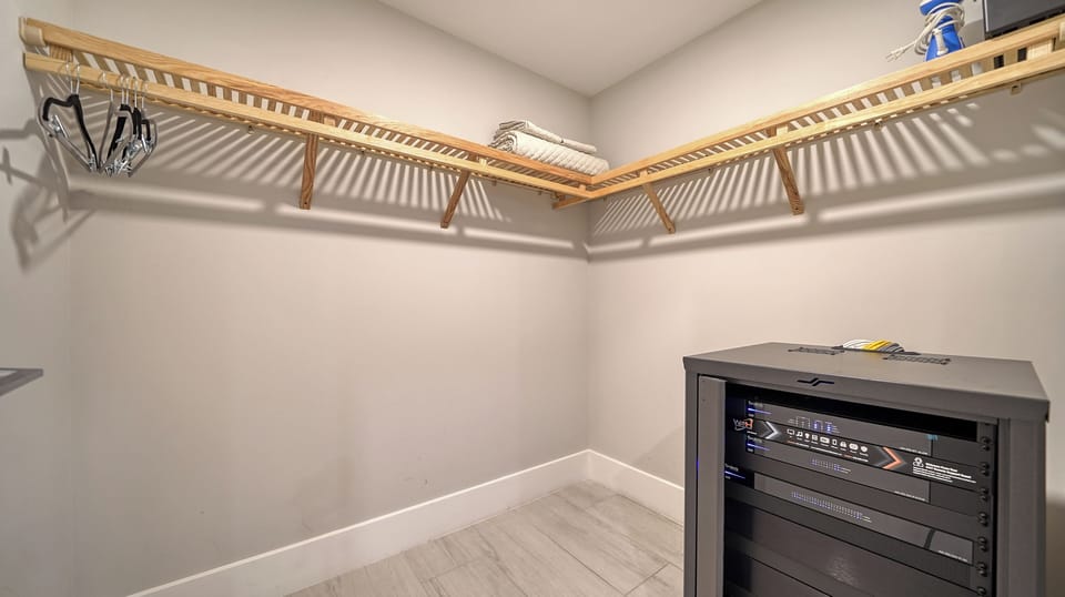 Bedroom 3 - Closet
