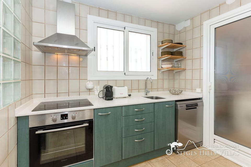 Fully equipped kitchen