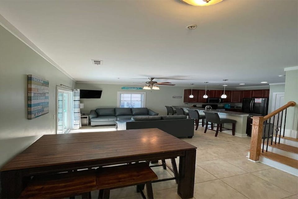 Main level view
