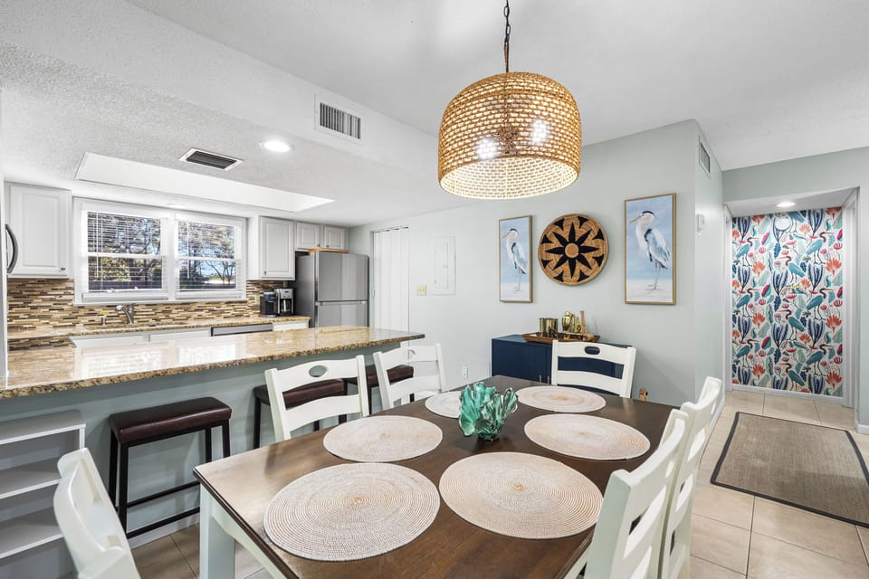 Open floor plan- kitchen/dining looking back toward hallway