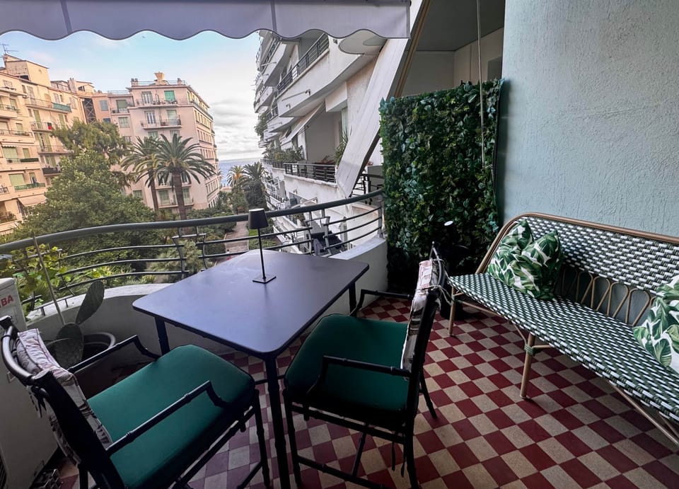 Quiet balcony with amazing views