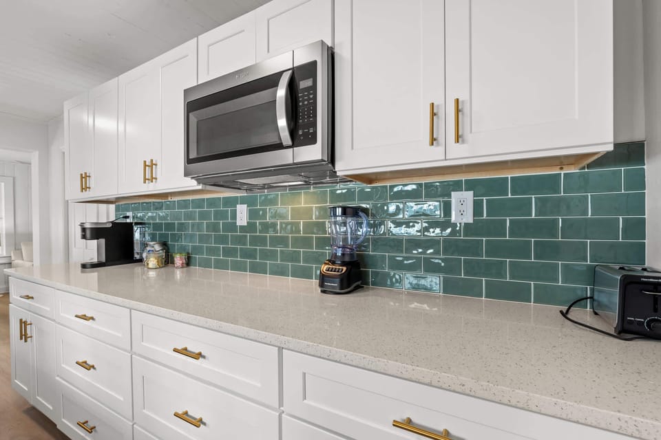 Lots of cabinet and counter top space