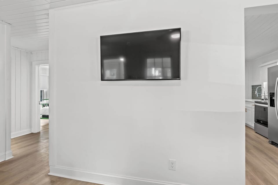 Wall mounted TV for streaming channels