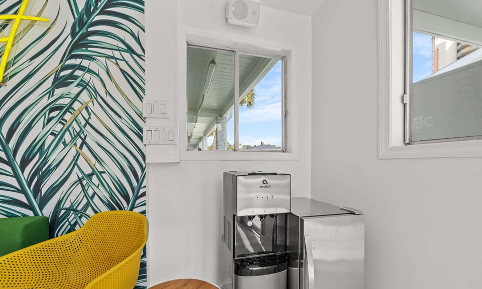 Convenient ice machine available in the ground-level lounge area.