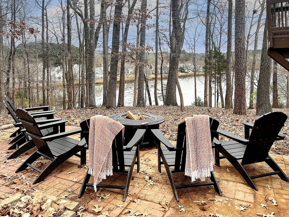 Relax by the Solo smokeless fire pit that allows guests to enjoy the experience without the smoke