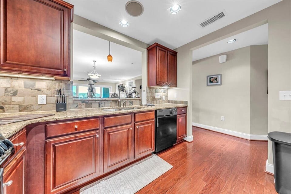 Kitchen (2)