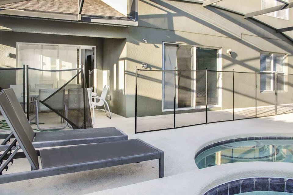 Make a splash and create lasting memories in the luxurious pool, ideal for both fun and relaxation