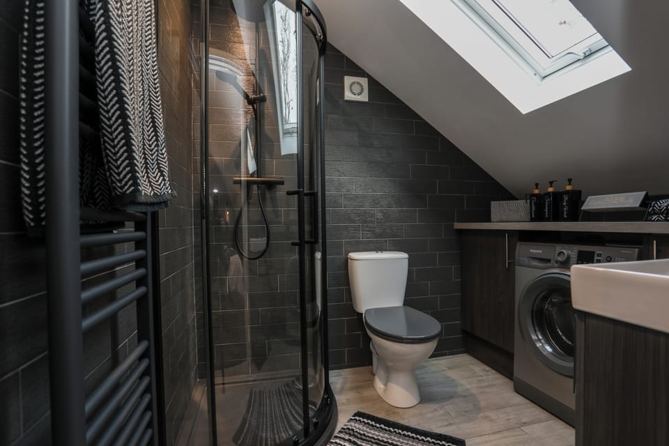Bathroom (Shower)