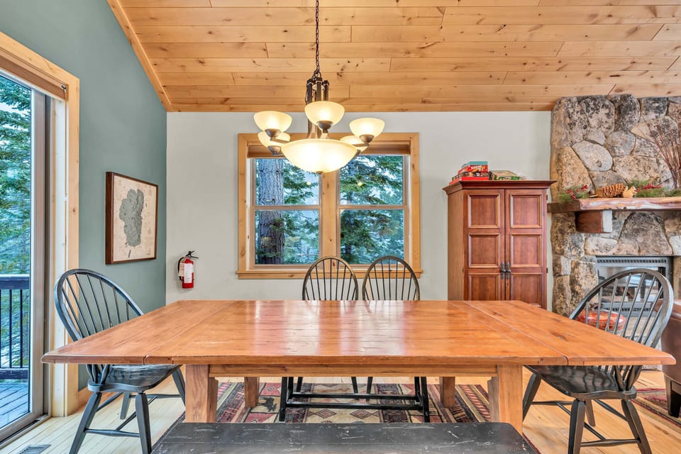 Dining area: Main floor, table seating for 6, outdoor access
