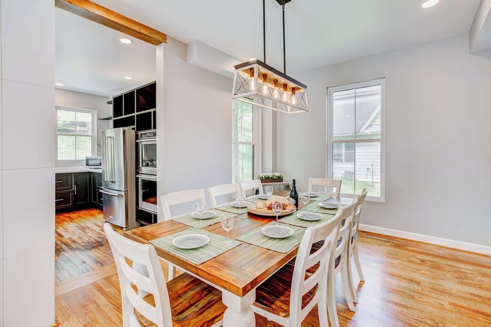 Open dining area just off the kitchen