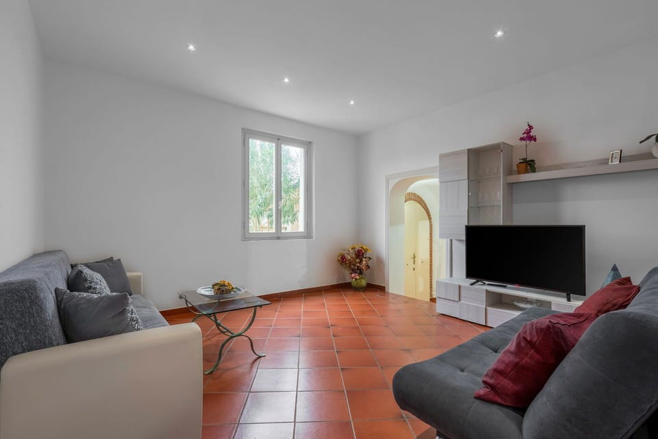 Autumn, Living Room, Spring, Summer