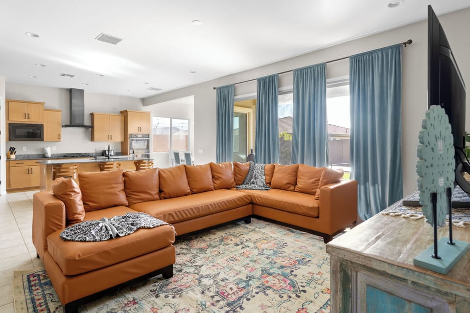 Living Room w/TV Streaming