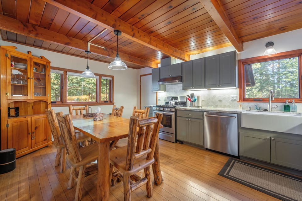 Well stocked kitchen with everything you need