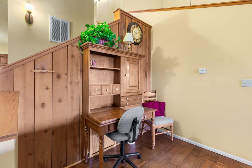 Remote Work Space - Needing to get some work done before heading out to golf or ski.  We have you covered with our remote work space.