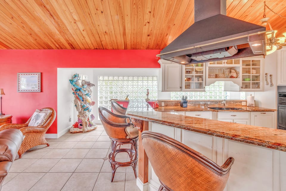 Open concept kitchen great for entertaining