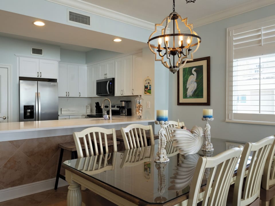 Azure #601 Dining Area