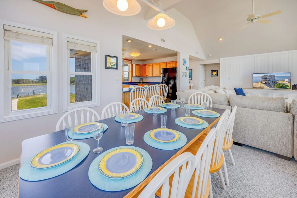 Surf or Sound Realty - 1211 - Frisco's Watch - Dining Area -2