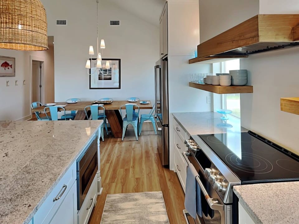 Full Size Kitchen