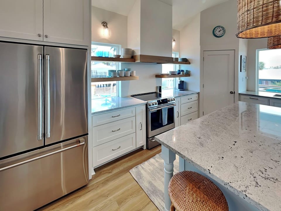 Full Size Kitchen