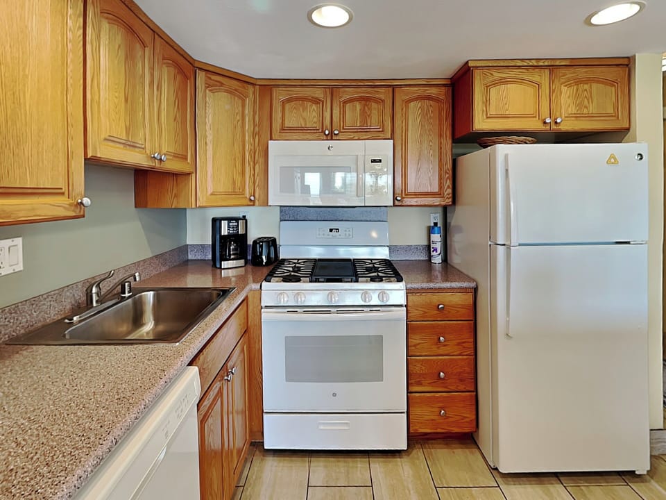 Full Kitchen