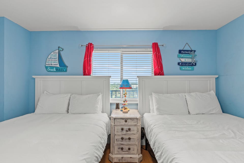 Additional Guest Bedroom with Two Queen Beds and Direct Access to Common Area Full Bathroom