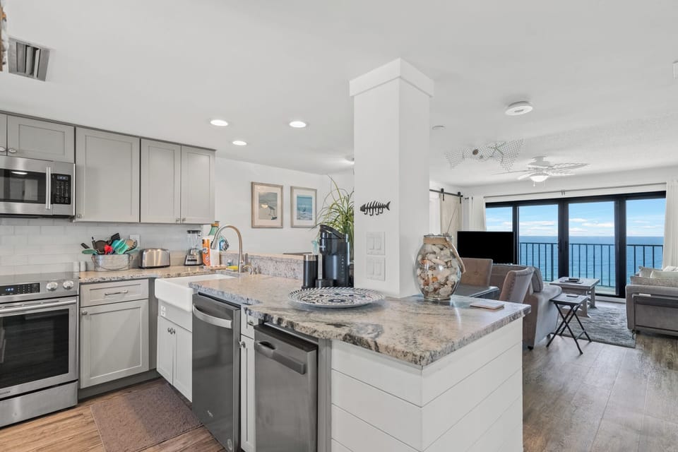 Full Kitchen