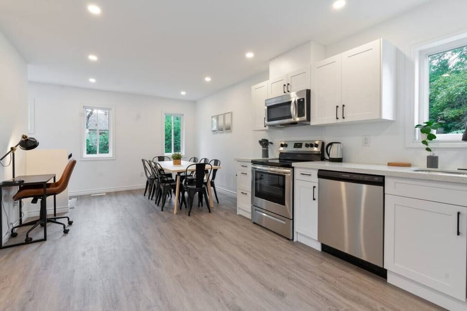 You can almost hear the sizzle of ingredients as you cook in the well-equipped kitchen, where every detail is designed for convenience.