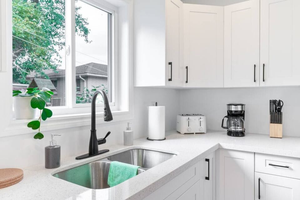 You can almost hear the sizzle of ingredients as you cook in the well-equipped kitchen, where every detail is designed for convenience.