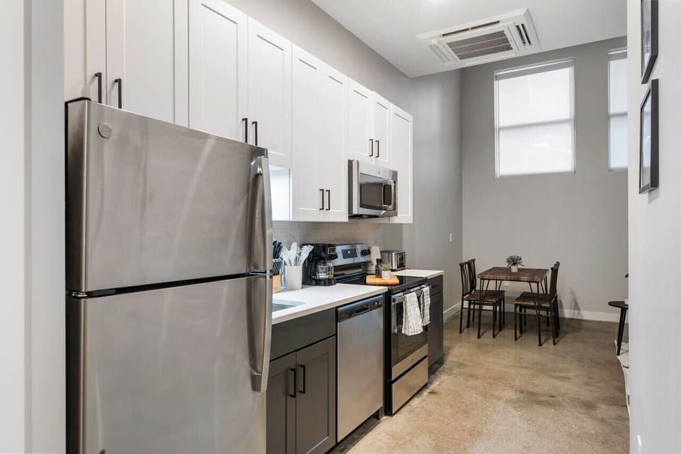 You can almost hear the sizzle of ingredients as you cook in the well-equipped kitchen, where every detail is designed for convenience.