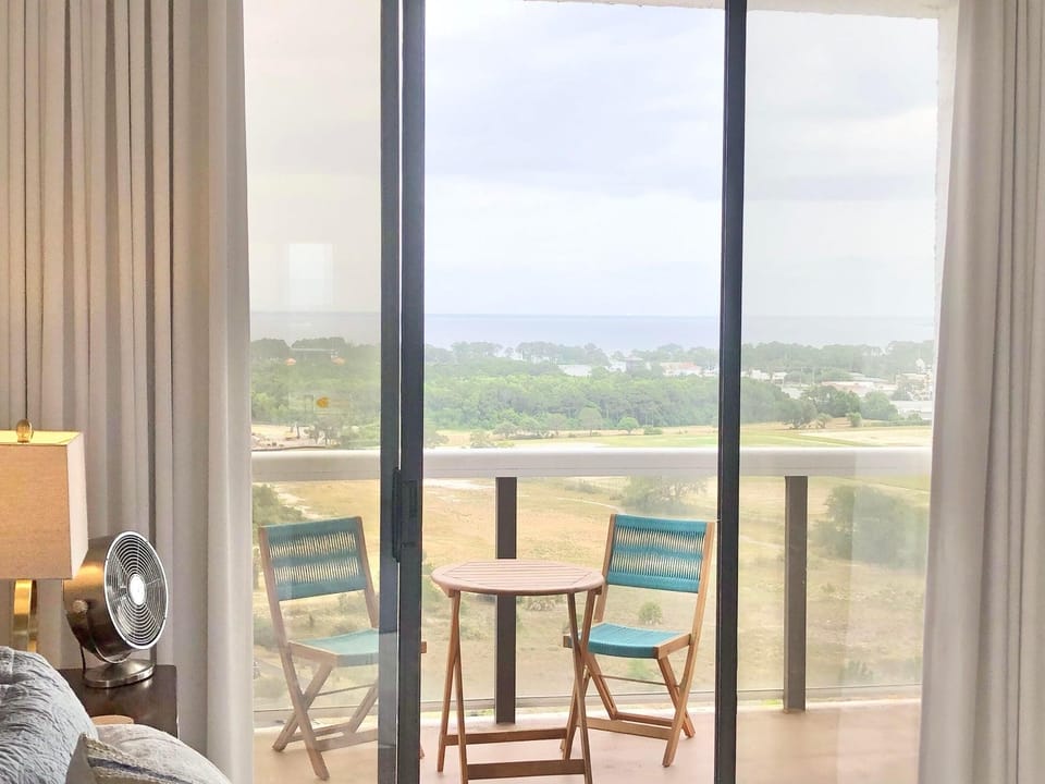 Enjoy your morning coffee on the private balcony!