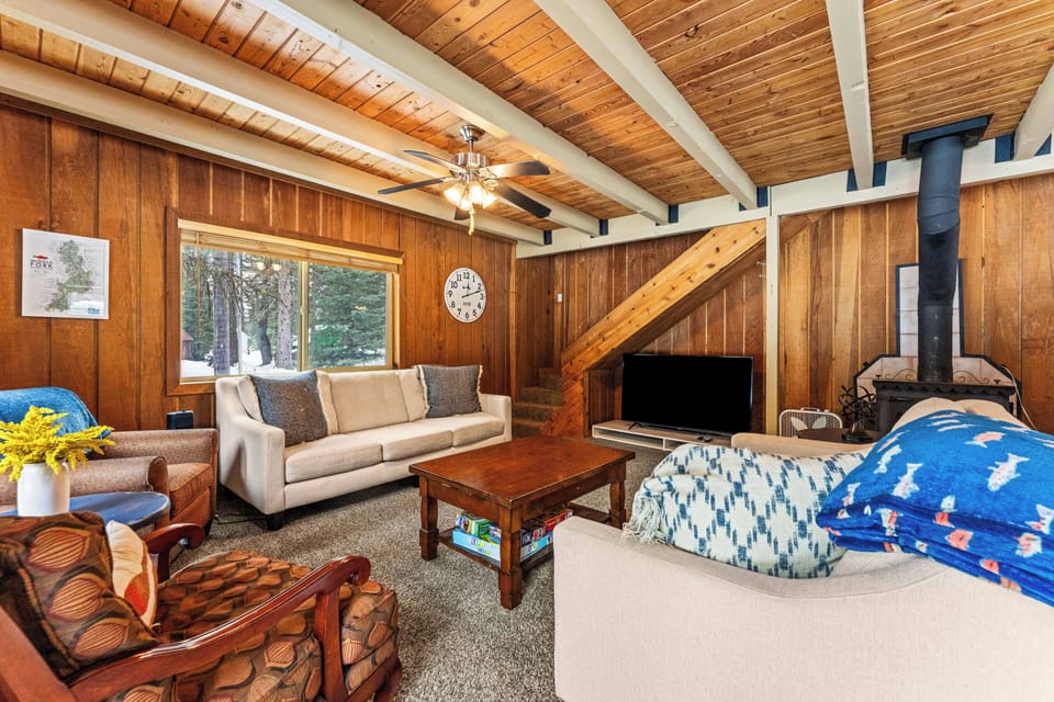 2147 W Mountain Rd-12