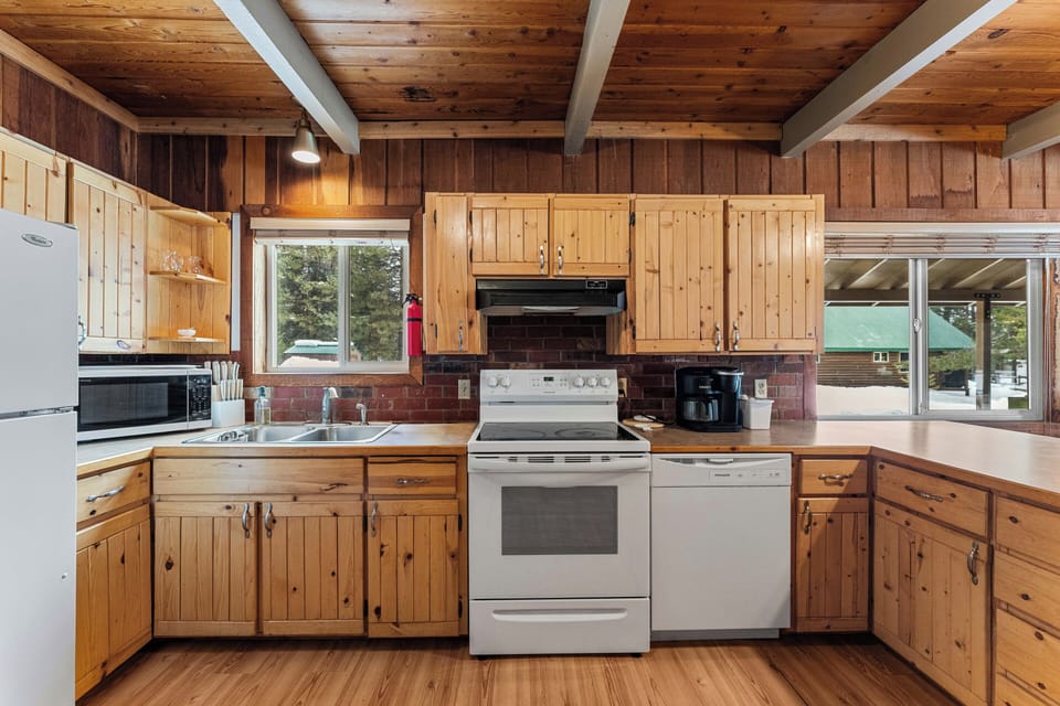 2147 W Mountain Rd-19