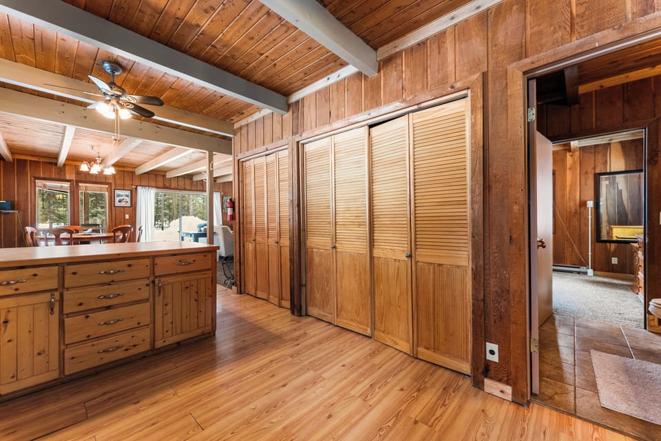 2147 W Mountain Rd-22