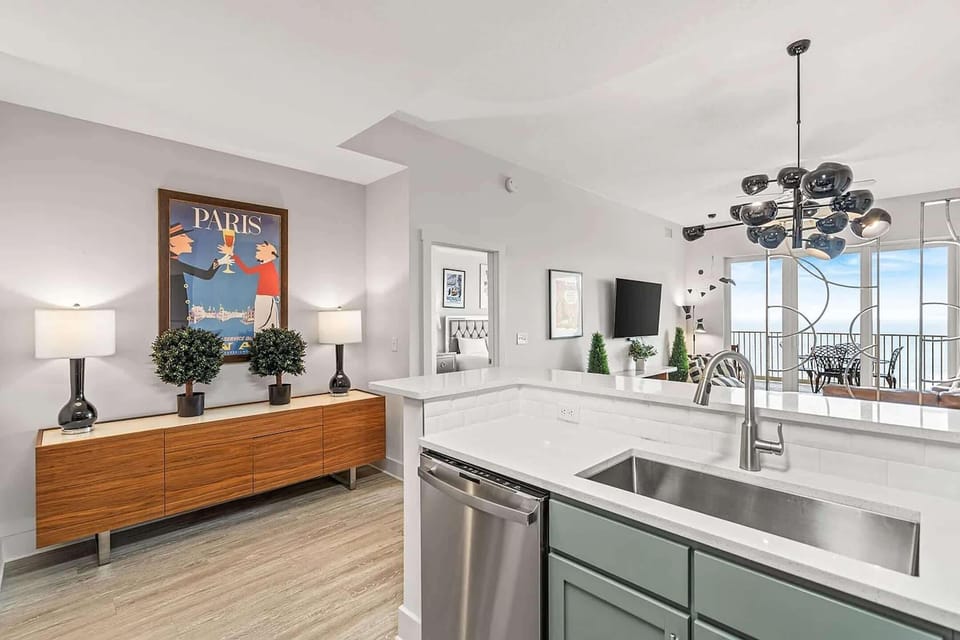 Full kitchen