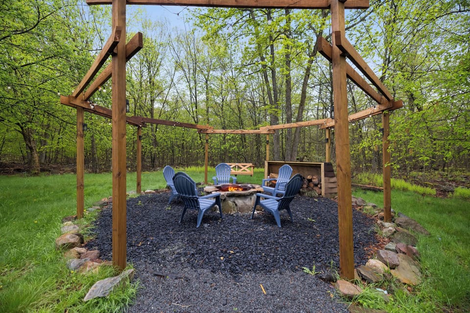 Fire Pit Lounge